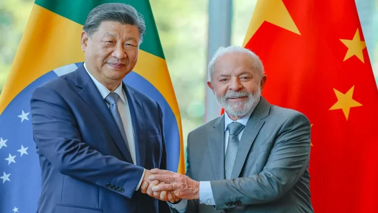 Acordo militar entre Brasil e China estaria por trás do tarifaço dos EUA